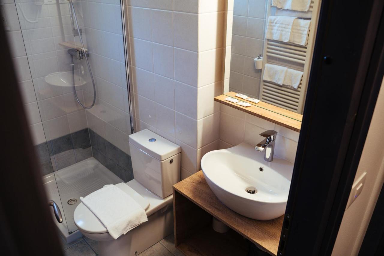 Buzinel Estate Otel Dobrovo Dış mekan fotoğraf